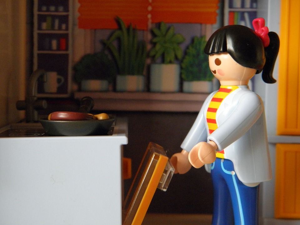 Toy kitchen